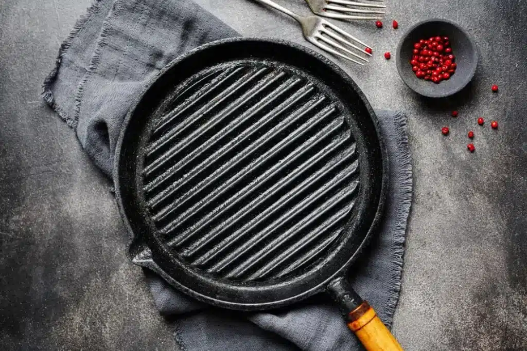 how to clean a cast iron skillet