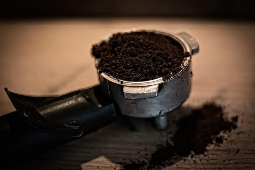 how much coffee grounds per cup