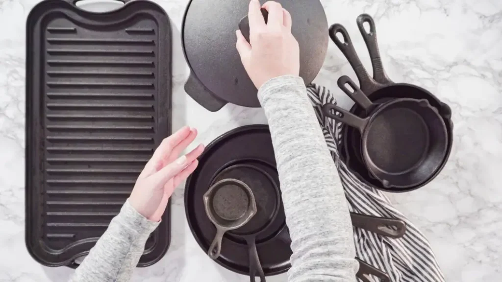 how to clean a cast iron skillet