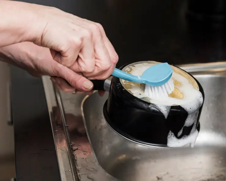 how to clean a cast iron skillet