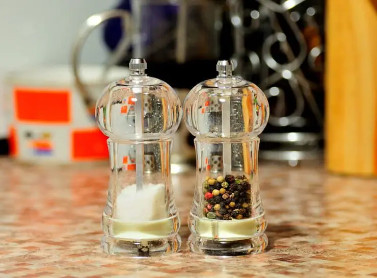 battery operated salt and pepper mills