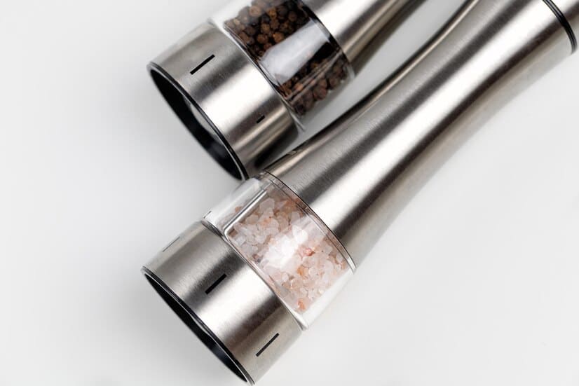 battery operated salt and pepper mills